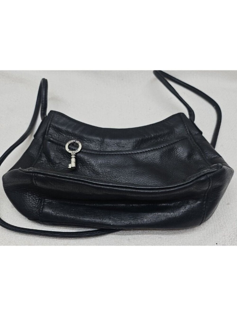 Vintage Fossil Black Leather Crossbody Bag Key Charm Y2K Minimalist - Picture 7 of 16